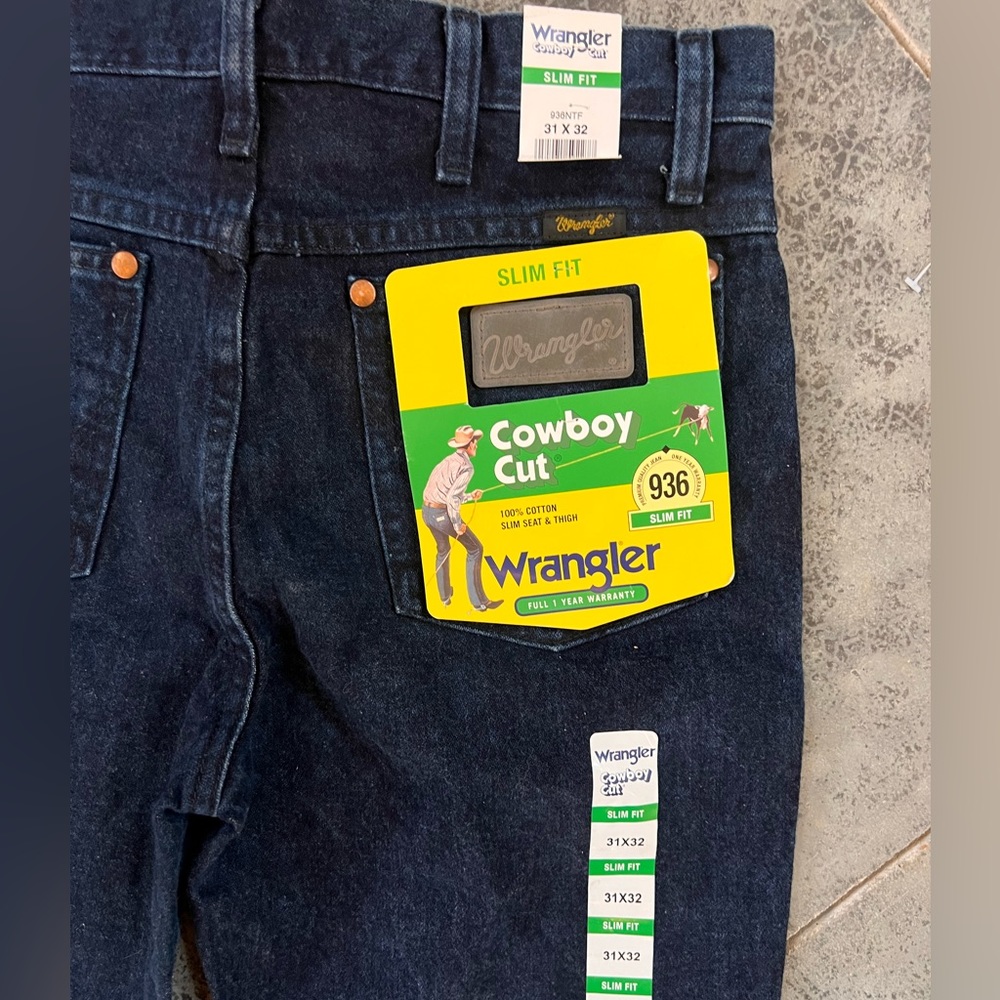 WRANGLER® COWBOY CUT® SLIM FIT JEAN. 31” x 32” NWT